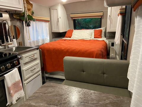 2021 Forest River Geo Pro. A cozy camper for 4. Towable trailer in Burlington