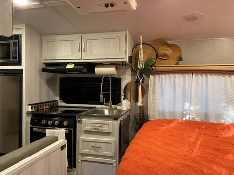 2021 Forest River Geo Pro. A cozy camper for 4. Towable trailer in Burlington