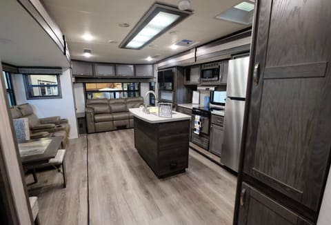 * PERFECT PLACE * 2020 Highland Ridge RV Mesa Ridge MR323RLS Towable trailer in Mansfield