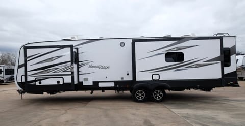 * PERFECT PLACE * 2020 Highland Ridge RV Mesa Ridge MR323RLS Towable trailer in Mansfield