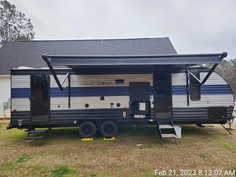 We DELIVER, setup, & break down! Sleeps 10 people Trailer rebocável in Pine Mountain