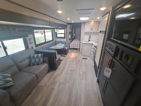 2022 Jayco Jay Flight 28BHS Towable trailer in Mohave Valley