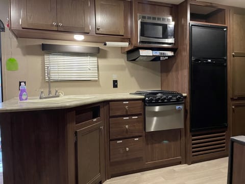 2017 Dutchmen RV Coleman Lantern Series 263BH Towable trailer in Rapid City