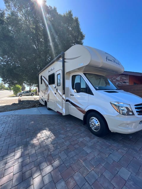 2018 Thor Motor Coach Four Winds 24C Drivable vehicle in Paso Robles