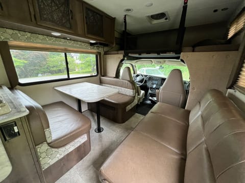 Sensamotion... 2018 Coachmen RV Freelander 27QB Drivable vehicle in Piscataway