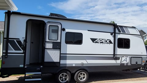 2022 Coachmen RV Apex Ultra-Lite 211RBS Towable trailer in Bismarck