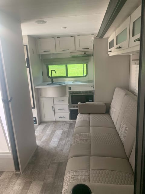 2021 R-Pod RV  “E-haus” Luxury & Lightweight! Remorque tractable in Chapel Hill