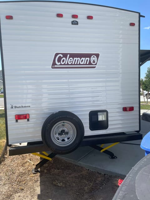 2022 Dutchmen RV Coleman Lantern LT Series 274BHWE Towable trailer in Ogden