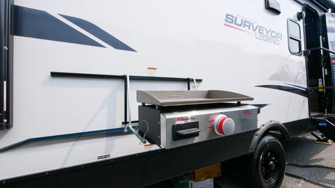 2022 Surveyor 19BHLE - Sleeps 5 - Open Space Towable trailer in Los Altos