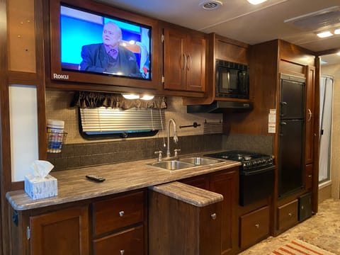 2016 Coachmen RV Pursuit Ruko TV free internet Drivable vehicle in Severna Park