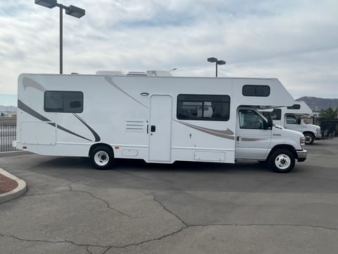 2018 Thor Motor Coach Four Winds 28A - Rv Starlink Vehículo funcional in Piedmont
