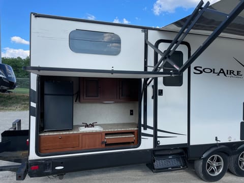 2014 Palomino Solaire 317 BHSK Towable trailer in Kettering