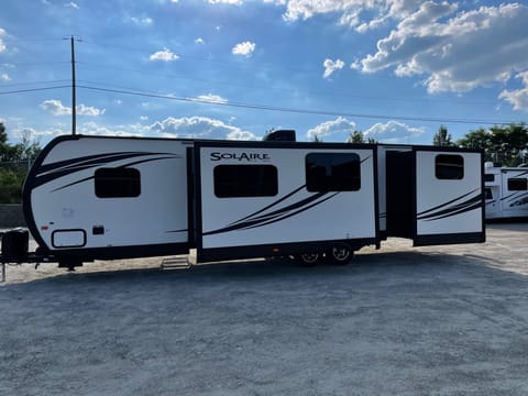 2014 Palomino Solaire 317 BHSK Towable trailer in Kettering