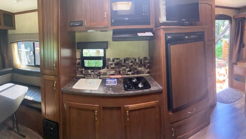 2017 Jayco Jay Feather 7 19XUD Towable trailer in Bremerton