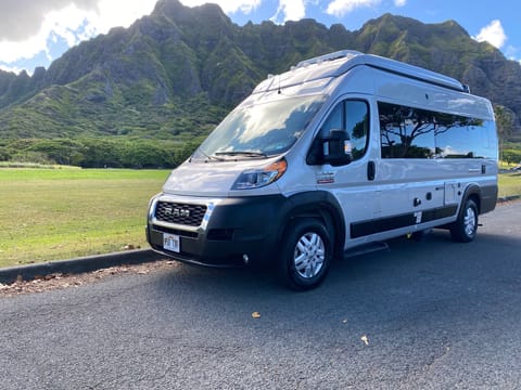 Oasis on Oahu! FULLY LOADED! Seats & sleeps FOUR Campervan in Kailua