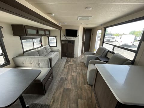 Come Salem Away With Me! Towable trailer in Syracuse