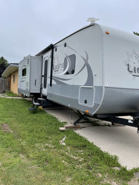 2016 Highland Ridge RV Open Range Light LT272RLS Towable trailer in Gaylord