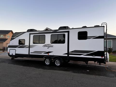 2021 Grand Design Imagine 2800BH Towable trailer in Redding