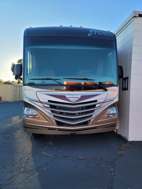 Sweet 2014 Fleetwood RV Storm! Drivable vehicle in Walnut Creek