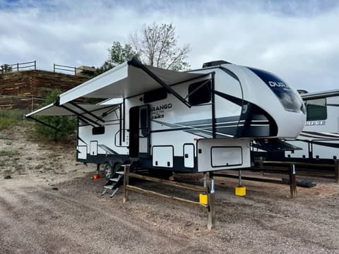 Delivery Available! 2021 KZ Durango 5th wheel Towable trailer in Black Forest