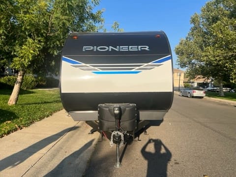 2022 Heartland Pioneer - 32' (Sleeps 10) Towable trailer in Sacramento