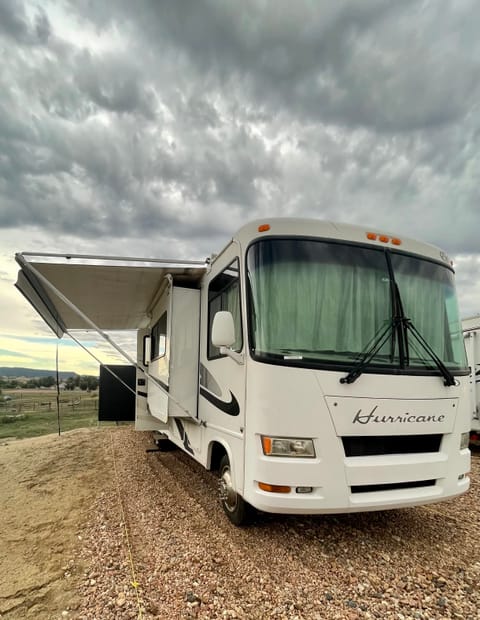 Easy to Drive Everything Included 2007 Four Winds Drivable vehicle in Castle Rock