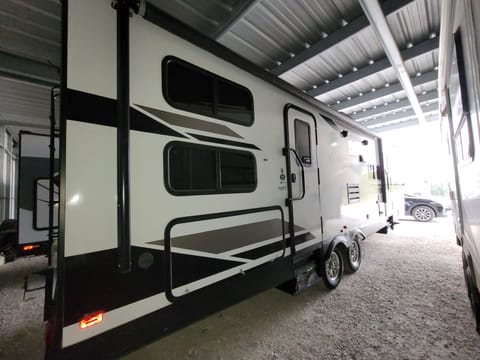 2019 Grand Design Imagine 2800BH Towable trailer in Joplin