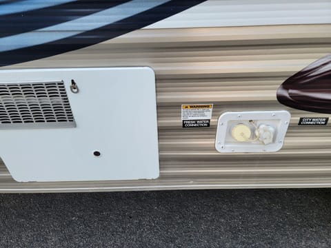 Smooth Tow/Sleeps 7 - Keystone RV Springdale SRT Towable trailer in Garden City