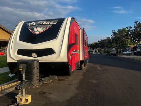 2017 Winnebago Minnie+ 27BHSS Towable trailer in Placentia