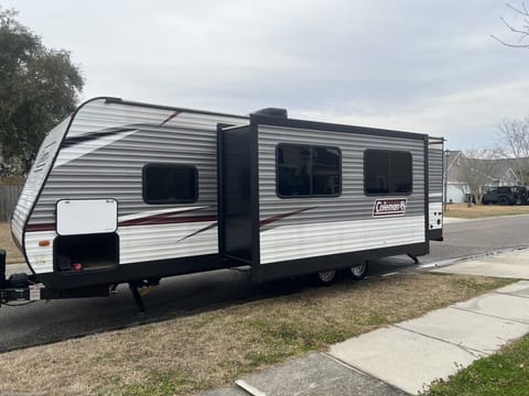 2020 Dutchmen RV Coleman Lantern Series 263BH Towable trailer in Coos Bay