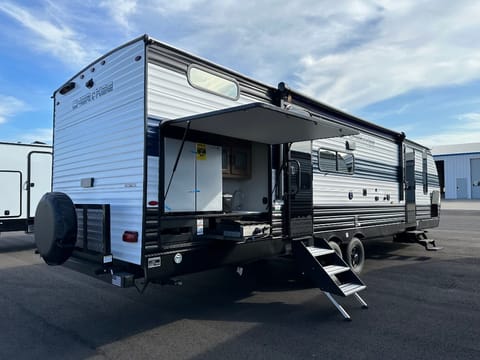 2023 Forest River RV Cherokee 294GEBG (0576) Towable trailer in Winter Haven