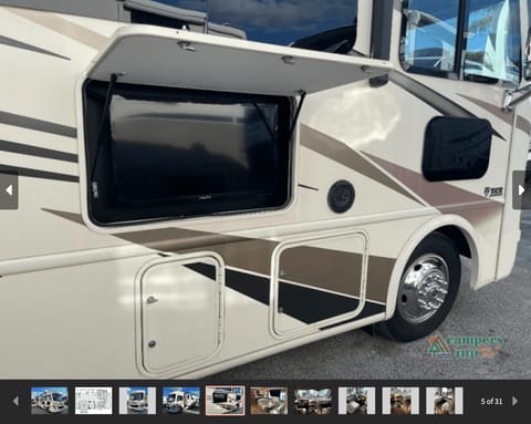 2018 THOR 32.1 ACE 2 FULL BATHS, KING,PET FRIENDLY Drivable vehicle in Brockton