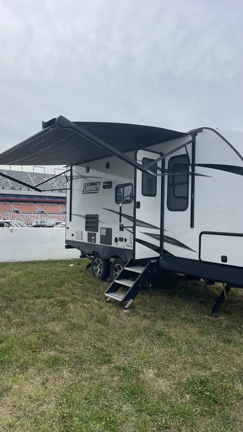 2021 Dutchmen RV Coleman Light 1805RB Towable trailer in Nags Head