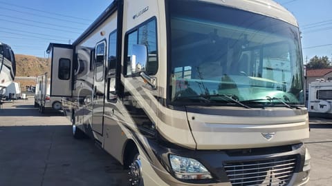 *Delivery Only* 2011 Fleetwood RV Southwind 36D Drivable vehicle in Moreno Valley