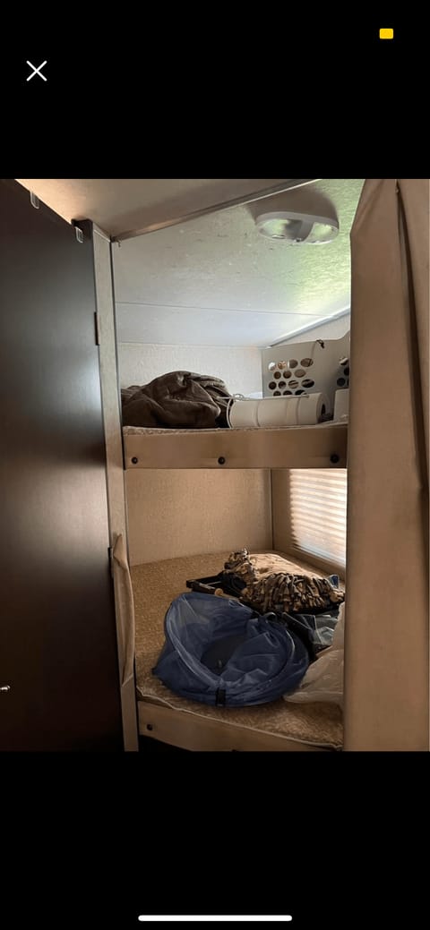 2016 Cherokee Grey wolf 23dbh Towable trailer in Oxnard