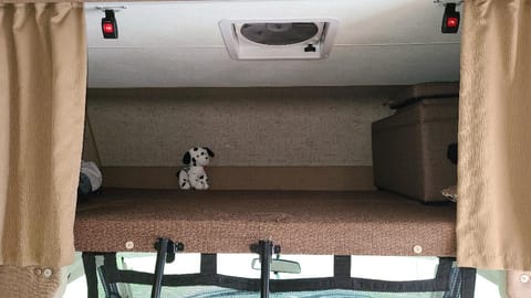 "TURN-KEY" PET-FRIENDLY & KID-APPROVED MOTORCOACH Véhicule routier in Northampton