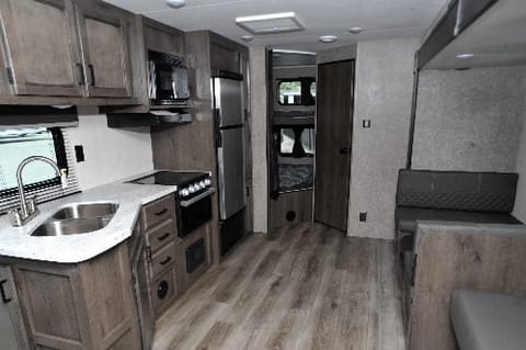 2021 Starcraft Autumn Ridge 26BHS Towable trailer in Tehachapi