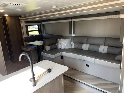 2022 Forest River RV Wildwood X-Lite 28VBXL Towable trailer in Bristol