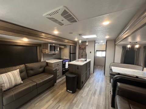 Family RV Bunkhouse Sleeps 12!! Towable trailer in San Clemente