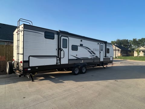 2021 Palomino Puma 28BHSS Towable trailer in Sherman