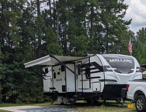 Camper rental delivery near Beaufort County, SC Towable trailer in Bluffton