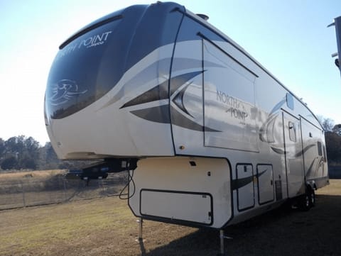 2018 Jayco North Point 377RLBH Tráiler remolcable in Temecula