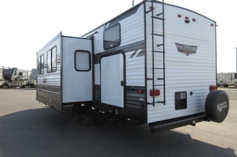2021 Forest River RV Wildwood 26DBUD Tráiler remolcable in National City