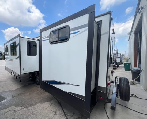 2020 Heartland Mallard 33 Towable trailer in Kettering