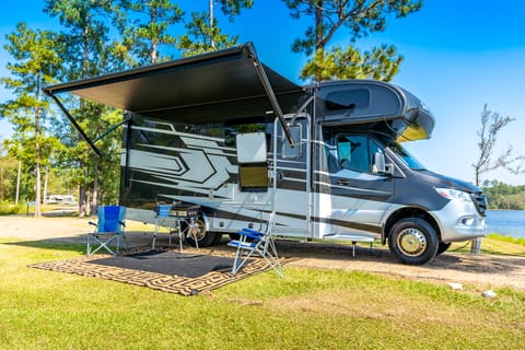 "The Family Memory Maker" 2022 Forest River RV Sunseeker MBS 2400B Drivable vehicle in Hattiesburg