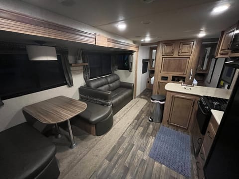 2017 Starcraft Launch Grand Touring 299BHS Remorque tractable in Traverse City