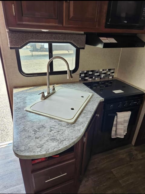 2018 Heartland North Trail 24BHS Towable trailer in Pasco