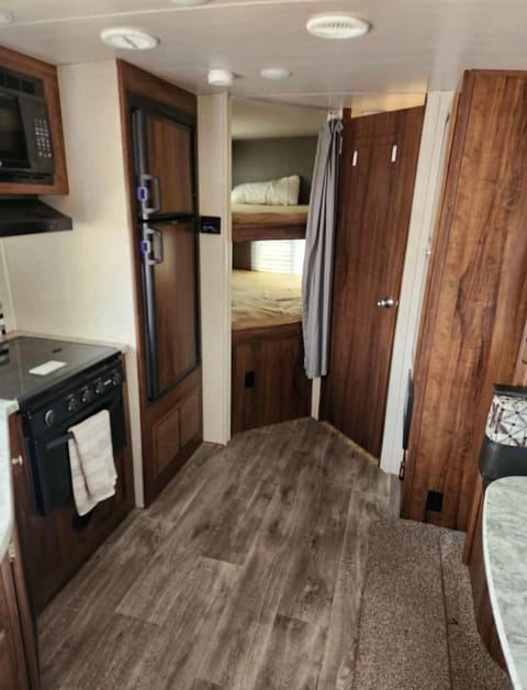 2018 Heartland North Trail 24BHS Towable trailer in Pasco