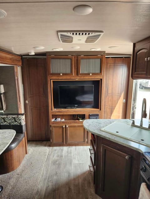 2018 Heartland North Trail 24BHS Towable trailer in Pasco