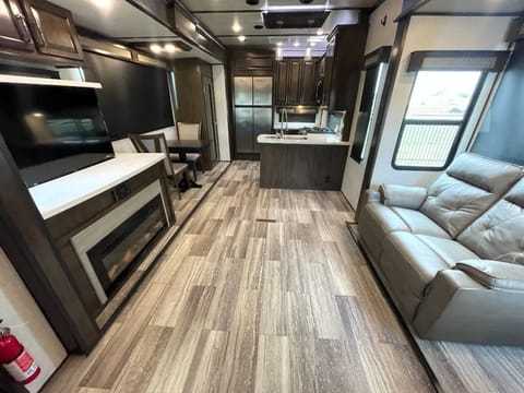 2021 Dutchmen RV Yukon 399ML Towable trailer in Gilroy